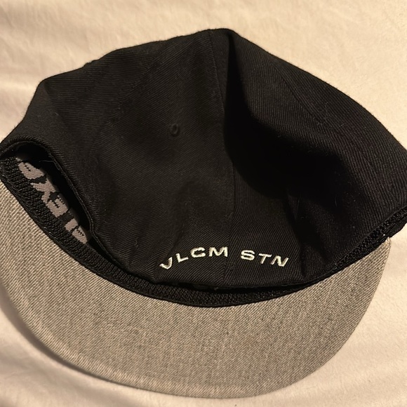 Mens volcom stone hat - Picture 2 of 4